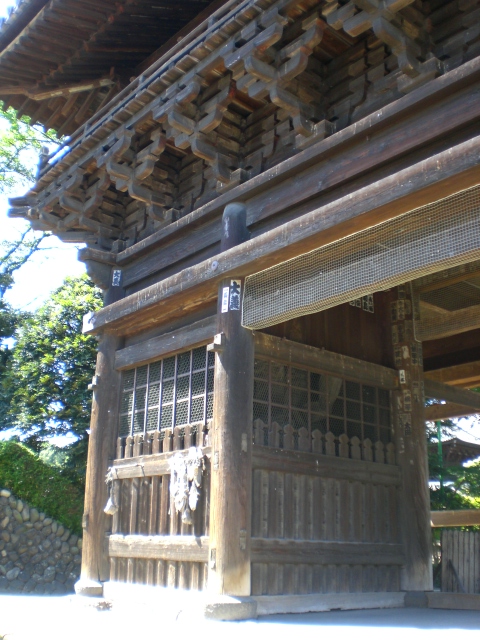 ばんな寺の桜門